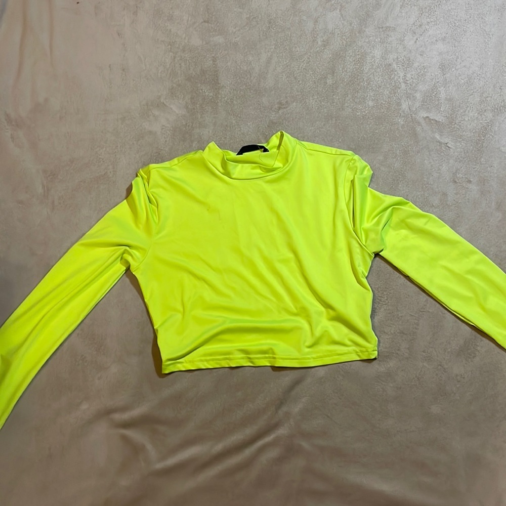 Long sleeve crop top